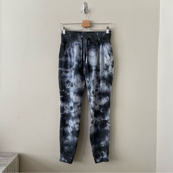 LULULEMON Warm Down Jogger *Earth Dye -Earth Dye Stone - Picture 3 of 12